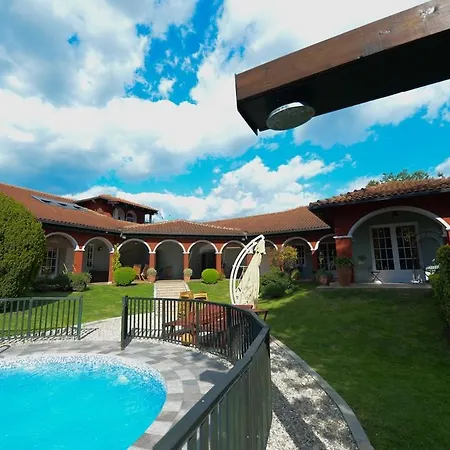 Elegant Family With A Pool & Garden Oasis Villa Skopje