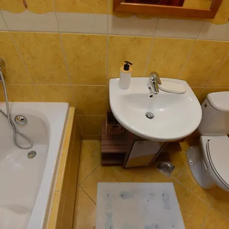 Villa Elegant Family With A Pool & Garden Oasis Skopje