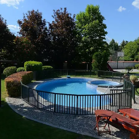 Elegant Family With A Pool & Garden Oasis Villa *