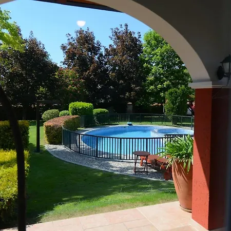 Elegant Family With A Pool & Garden Oasis Villa Skopje